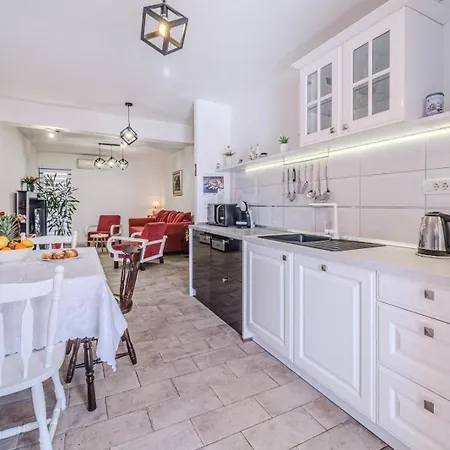 House Benbello Milna (Brac)