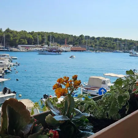 Apartment House Benbello Milna (Brac)