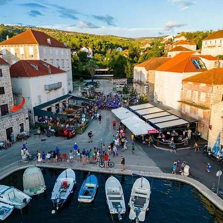 House Benbello Milna (Brac)